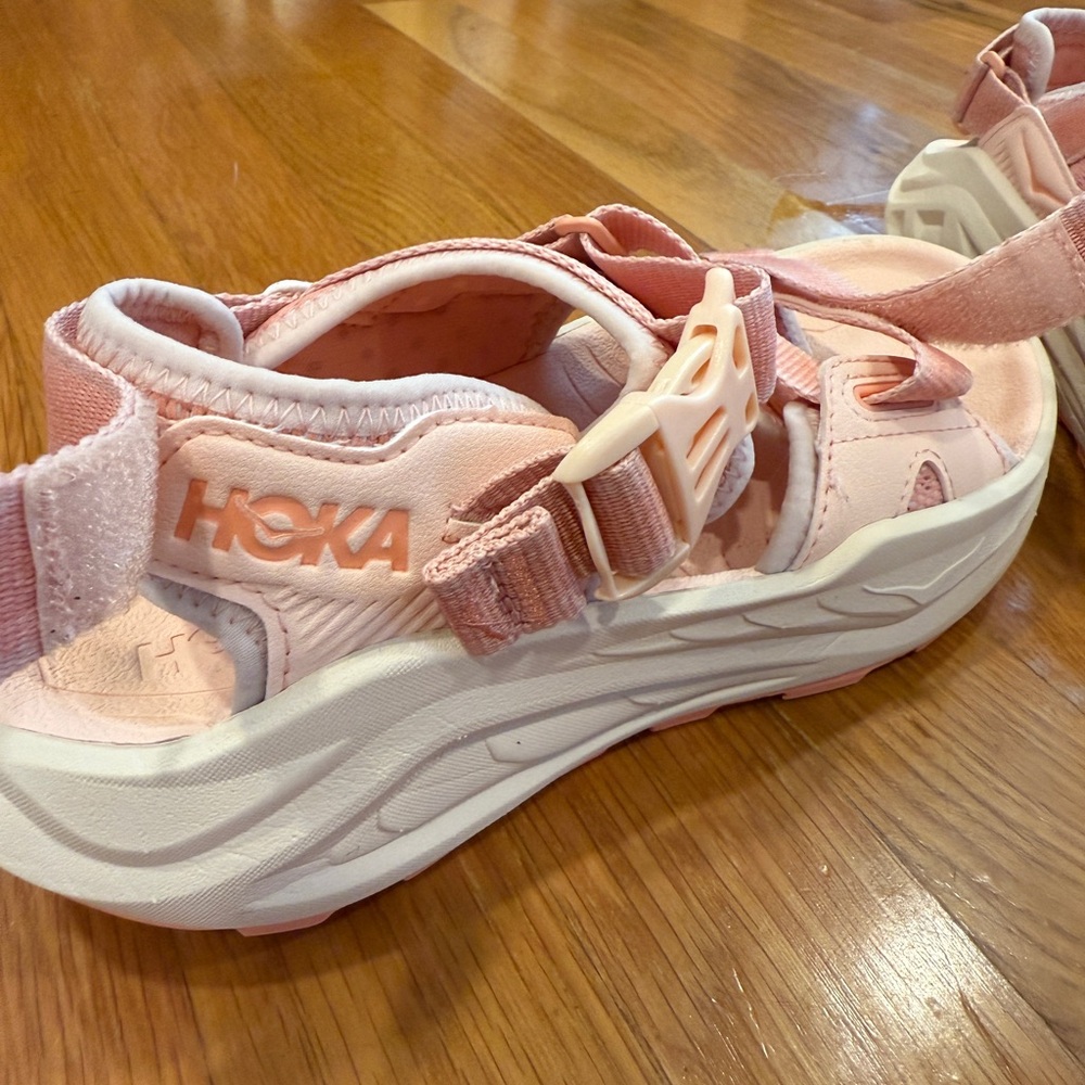 Hoka Soft Pink Running Sandals Women’s 6